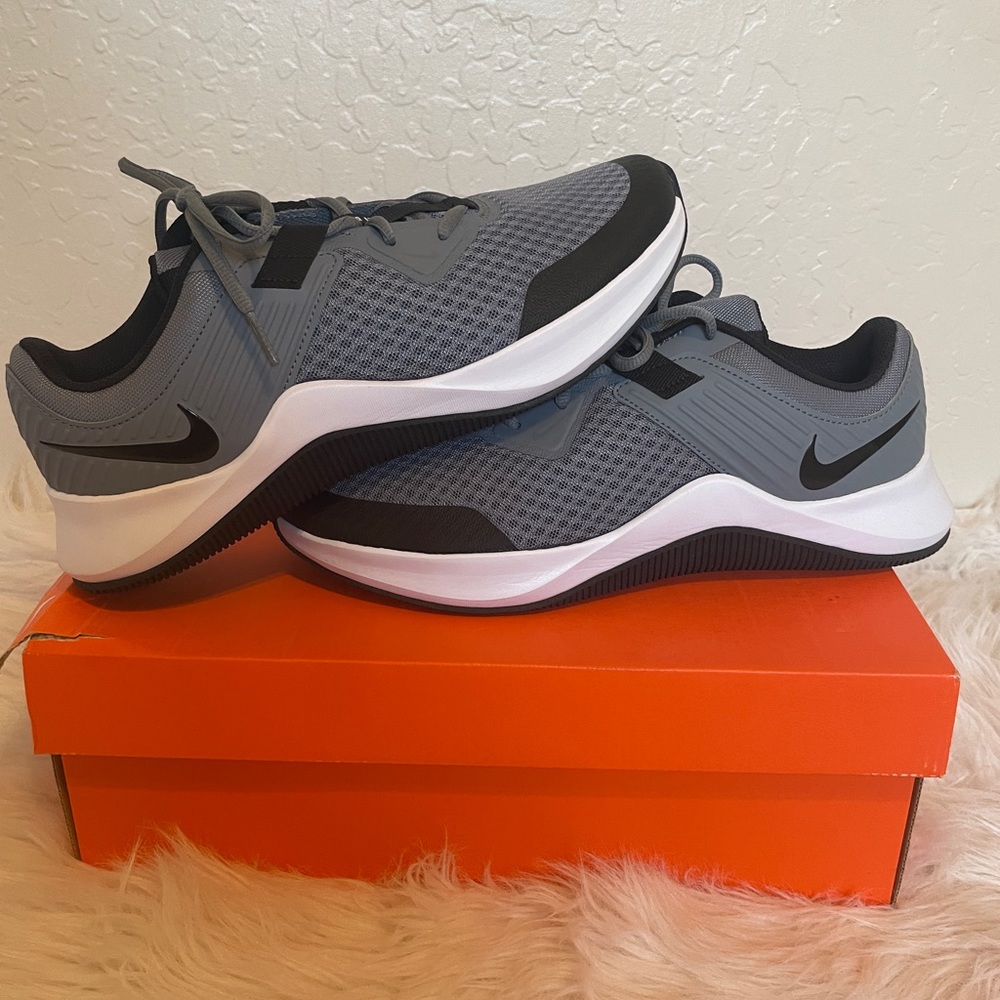 Nike MC Trainer size 9